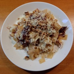 Verse pasta met walnoten,...