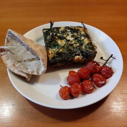 Kuku met spinazie en feta,...